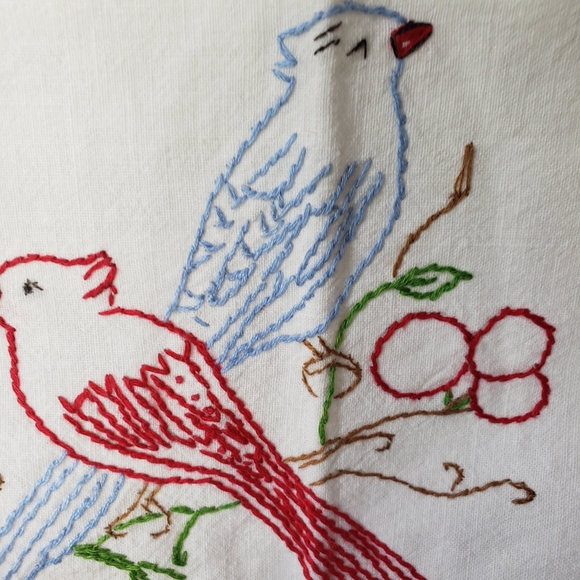 Vtg Hand Embroidery Table Topper Tablecloth Floral Birds Delicate Lace trim 30" - Picture 11 of 12